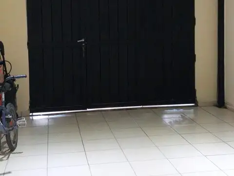 CASA LISTA PARA VIVIR EN BARRIO LAS FLORES