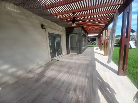 Casa en Alquiler en San Sebastián, USD 1.700