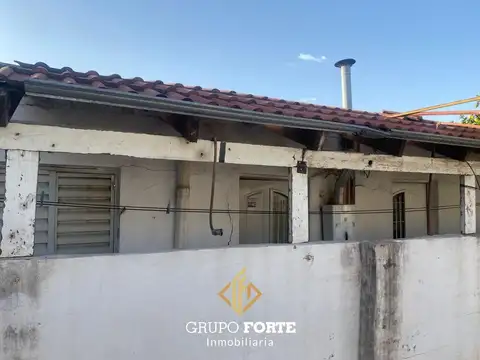 Casa 2 ambientes con 1 baño