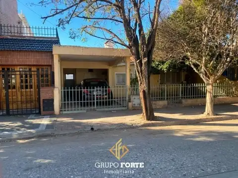 Casa + 2 Monoambientes con Renta Activa|Barrio San Fernando