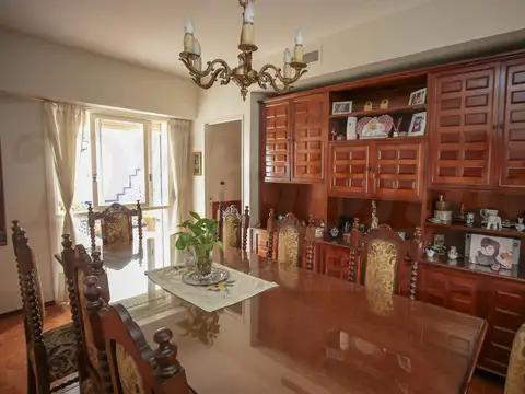 Oportunidad en Almagro: Amplia Casa de 6 Ambientes en Venta