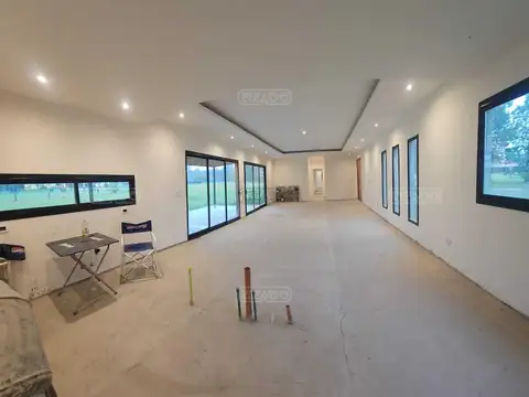 Casa 4 ambientes con 3 baños