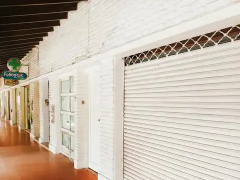 VENTA CASA CON DOS LOCALES, LA UNION