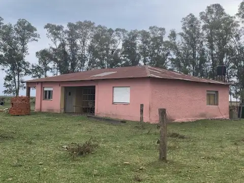 Casa 4 ambientes con 1 baño