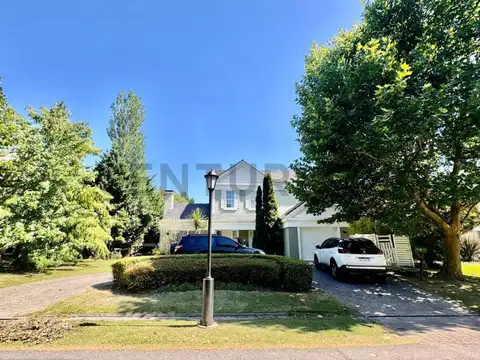Casas en venta en Abril, 4 dormitorios