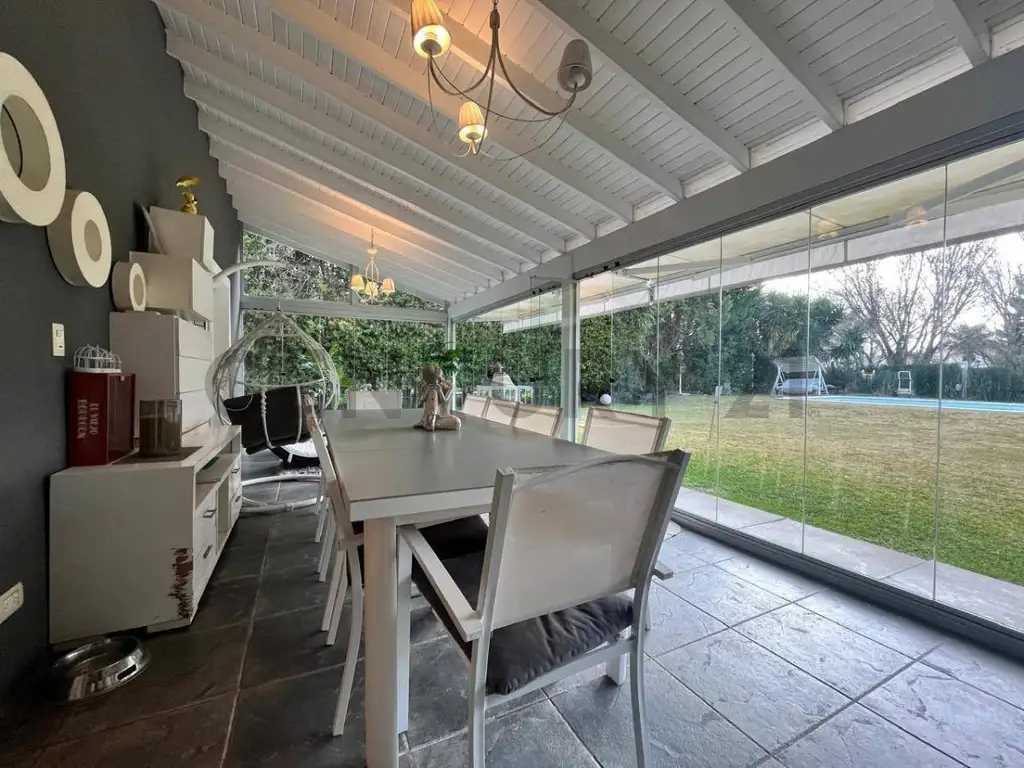Casa en Venta en Abril Club De Campo