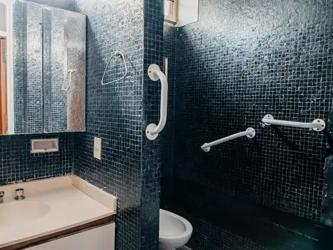 Departamento 6 ambientes con 2 baños