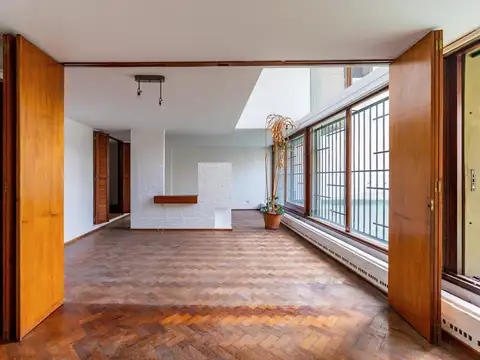 Departamento tipo duplex 3 dormitorios c/cochera y patio rioja 1700