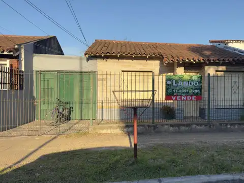 CASA EN VENTA 3 AMBIENTES A RECICLAR VILLA LUZURIAGA