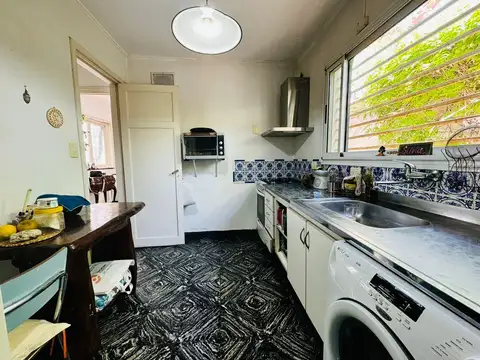 CHALET EN GARAY 1800 DE TRES AMBIENTES + DPTO 2 AMBIENTES