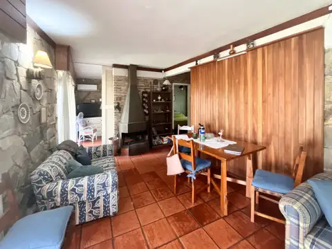 Casa 5 ambientes con 1 baño