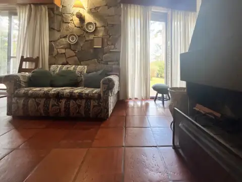 Casa en Venta con 1 cochera