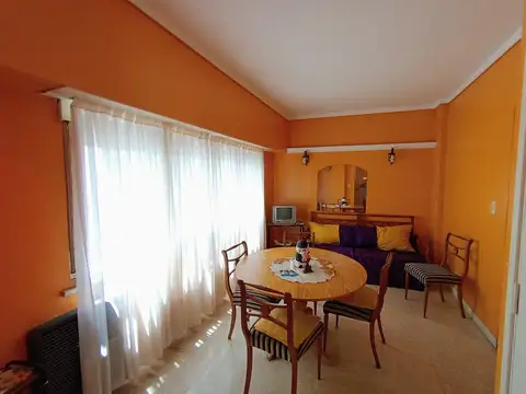VENTA DEPARTAMENTO DOS AMBIENTES CON DEPENDENCIA