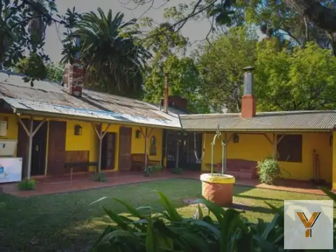 Casa en venta - 5 Dormitorios 5 Baños - Nogoyá