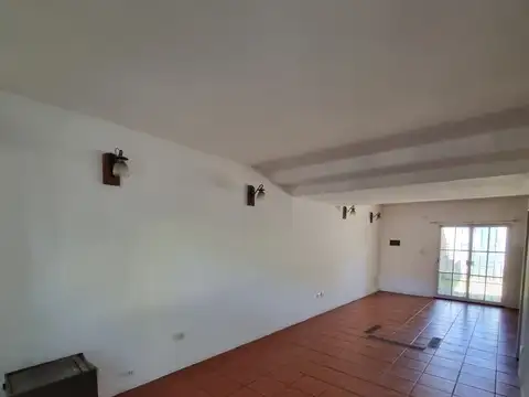 Depto Tipo Casa en Alquiler de 3 dormitorios