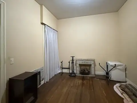 Excelente casa de 4 ambientes con terraza. Ubicada en uno de los sectores más residenciales y tradicionales de Floresta