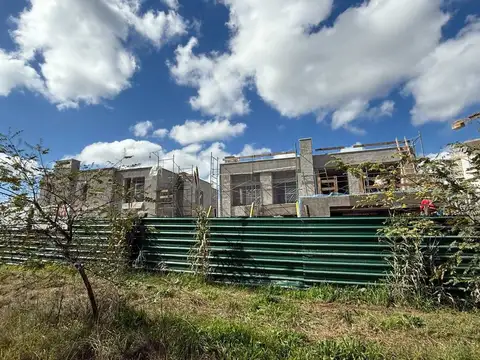 VENTA CASA PH 3 DORMITORIOS EN BARRIO PARQUES 2 