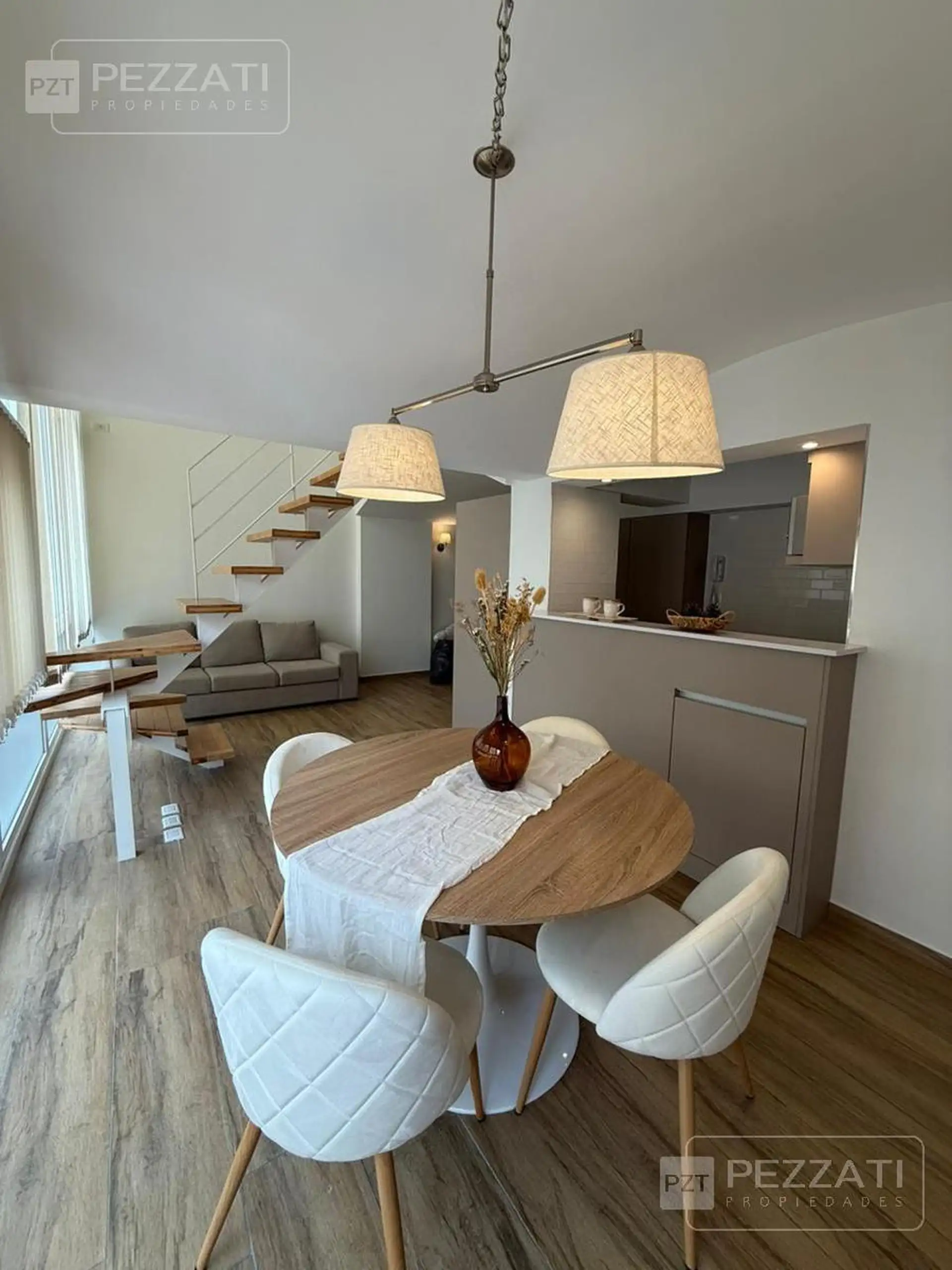 Departamento 3 amb tipo dúplex, 62m² en excelente zona comercial — Centro