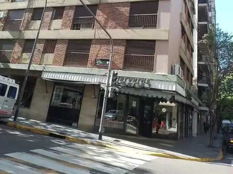 Hipólito Yrigoyen 2400
