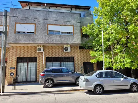 Depto Tipo Casa 4 ambientes con 2 baños