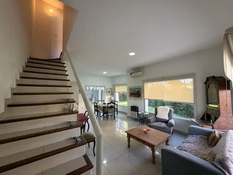 Casa en Venta al Este