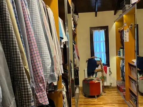 Casa 2 ambientes con 2 baños