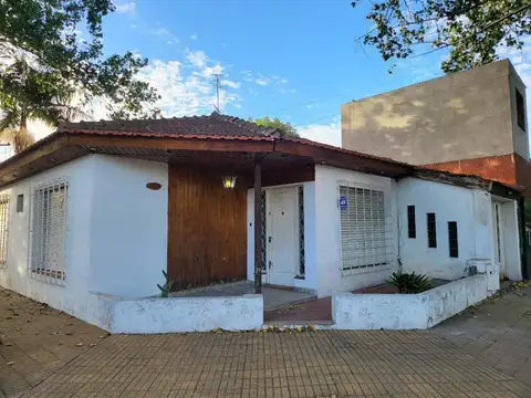 CASA 3 AMBIENTES VENTA LOMAS DE ZAMORA A RECICLAR