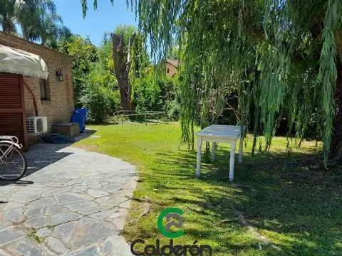 Casa en Venta con 3 cocheras