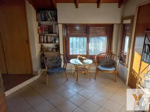 Casa en venta - 3 Dormitorios 2 Baños - Cochera - 1.600Mts2 - Esteban Echeverría