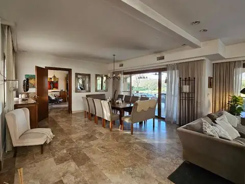 Casa en Venta de 5 dormitorios