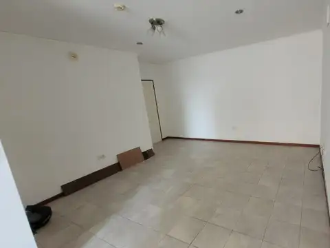 DEPARTAMENTO DE 3 DORMITORIOS Y COCHERA