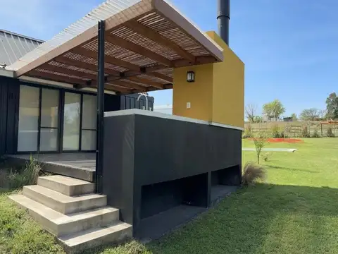 Casa en venta 2 dormitorios en Victoria, Entre Ríos.