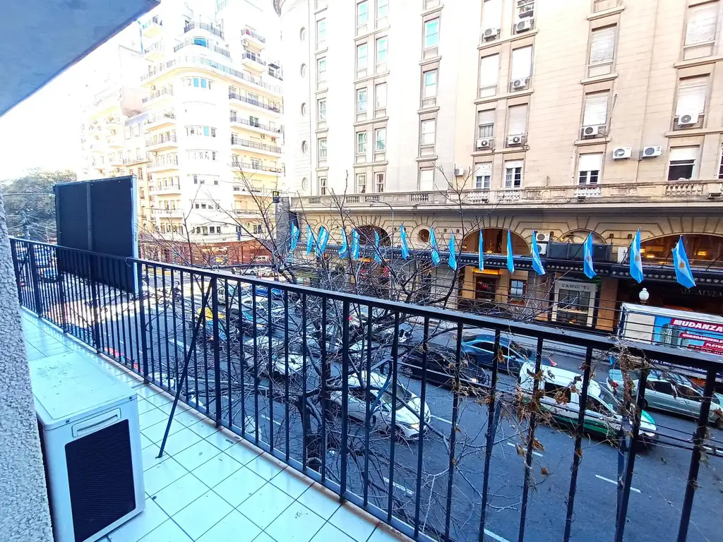Av. Alvear al 1800