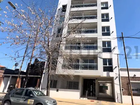Departamento en Venta 1 dormitorio , con cochera,  APTO BANCO,  en La Plata.
