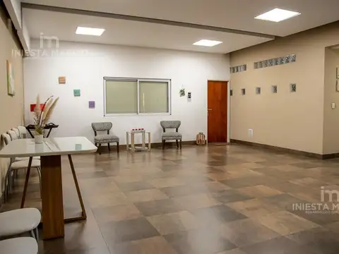 Casa 5 ambientes con 4 baños