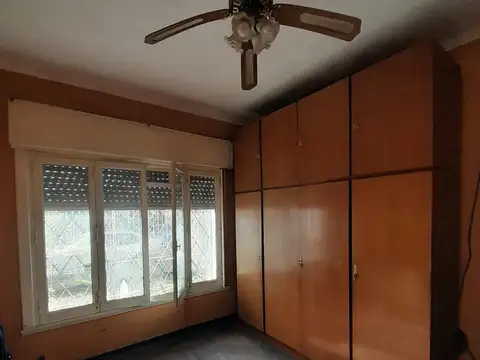 Casa de 4 amb. + departamento de 2 amb. en venta | Berazategui Centro