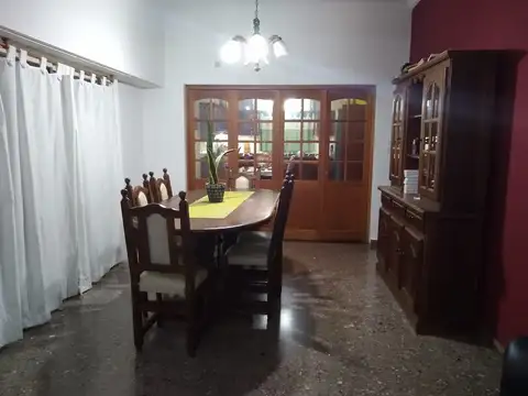 Casa en Alquiler en Ezpeleta Oeste, $ 1.600.000