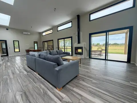 Casa en Venta con 1 cochera