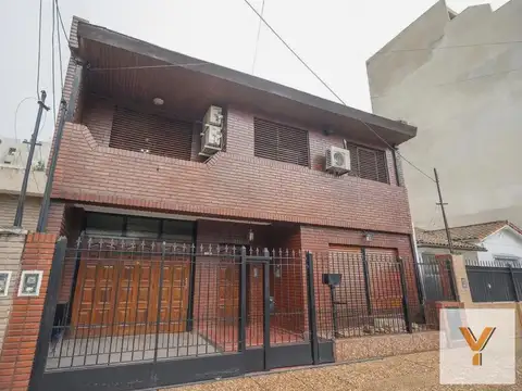 Casa en venta - 5 Dormitorios 3 Baños - San Miguel