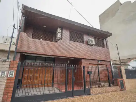 Casa en venta - 5 Dormitorios 3 Baños - San Miguel