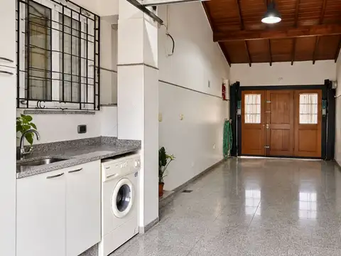 Casa 5 ambientes con 1 baño