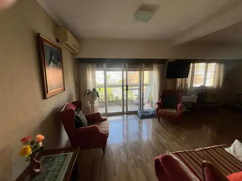 San Martin 199 , Piso 5