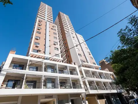 DPTO. LATINO EN VENTA 2 DORM Y COCHERA CERCA FIQ