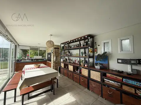 Casa 5 ambientes con 3 baños
