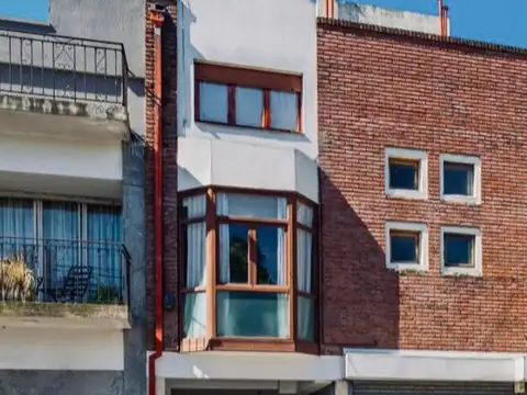 Rodriguez Peña e/ Catamarca y La Rioja