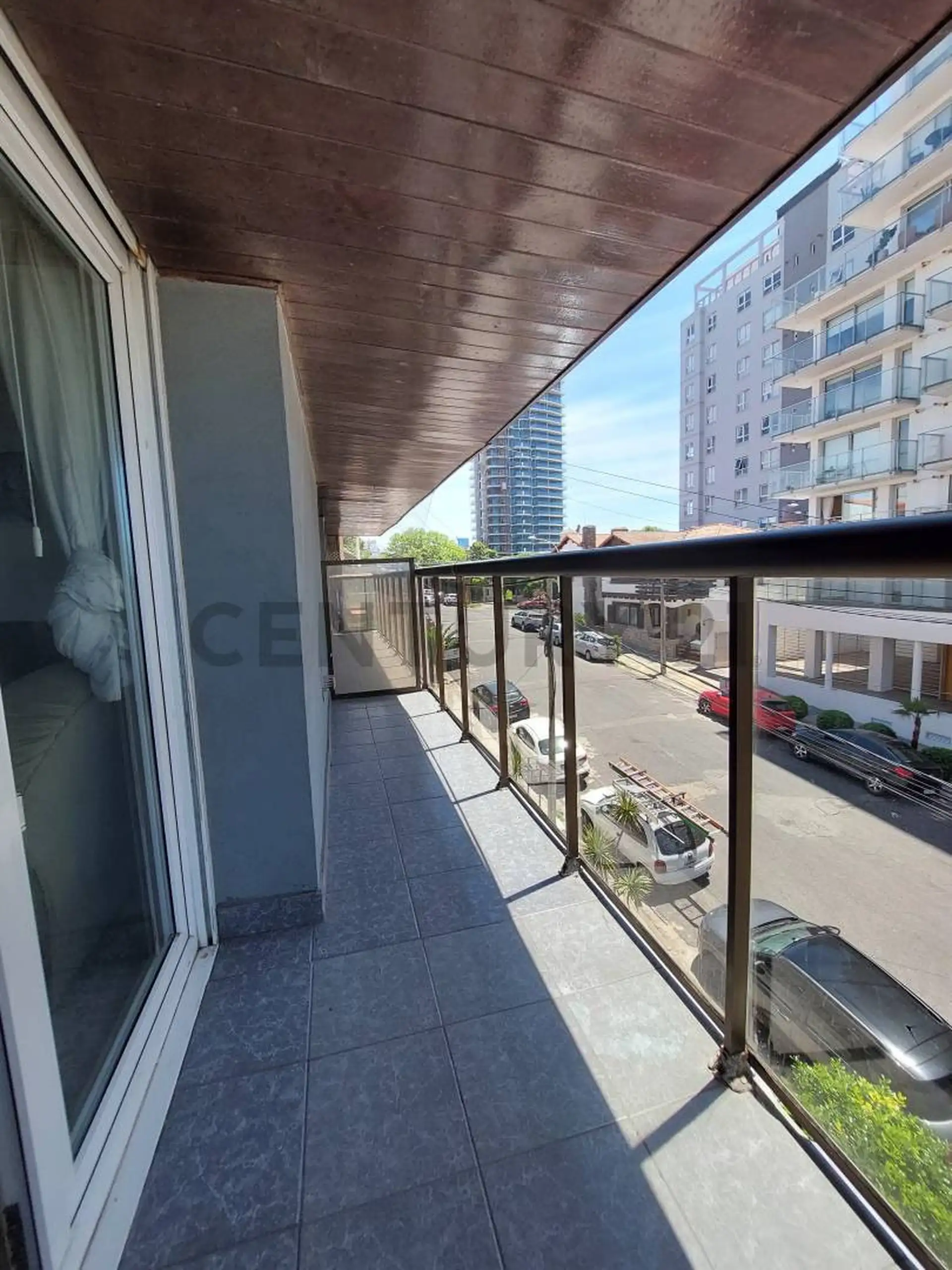 Venta departamento 3 ambientes c/balcón y espacio de cochera. Playa Varese