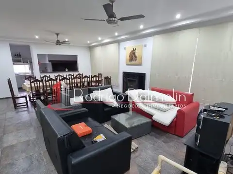 Casa 3 ambientes con 2 baños