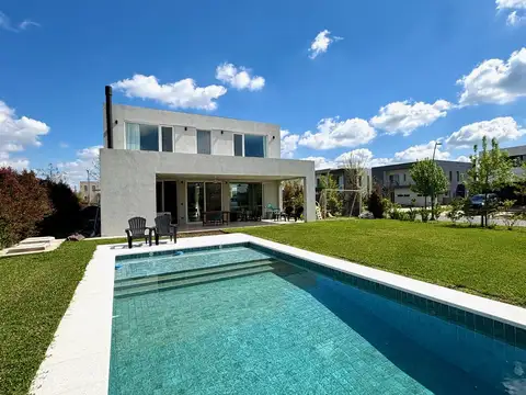 Venta | Casa 4 dormitorios con pileta lote interno| Ceibos, Puertos | Escobar
