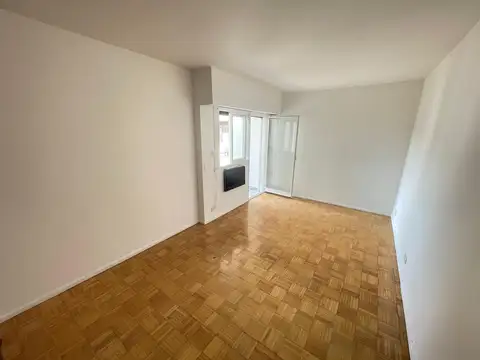 Departamento monoambiente con balcón en Venta - Plaza San Martin