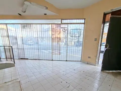 ESQUINA BAJAS EXPENSAS CON SOTANO 2 BAÑOS MUY BUEN LOCATARIO